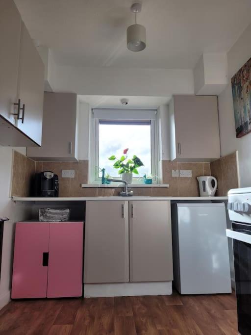 Ystradgynlais Riverside Bungalow - Direct River Access! מראה חיצוני תמונה