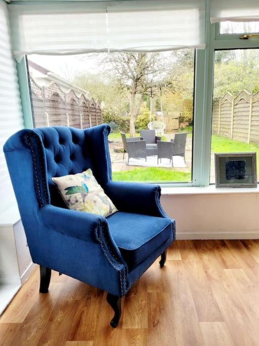 Ystradgynlais Riverside Bungalow - Direct River Access! מראה חיצוני תמונה